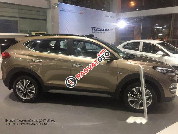 Cần bán xe Hyundai Tucson đời 2017, màu nâu, giá 760tr-2