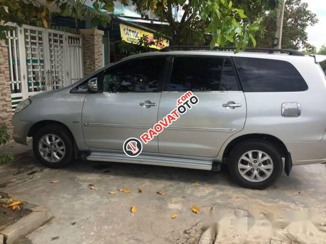 Bán Toyota Innova G đời 2008, màu bạc xe gia đình-1