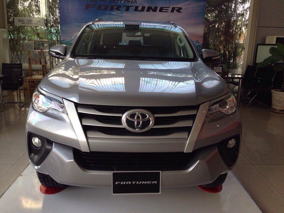 Bán xe Toyota Fortuner đời 2017, màu xám, xe nhập, 981 triệu-2