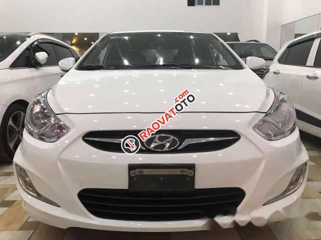 Bán xe Hyundai Accent đời 2012, màu trắng xe gia đình-1