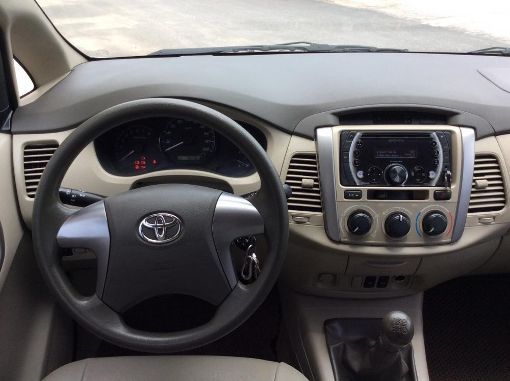 Bán Toyota Innova E 2014, màu bạc, nhập khẩu chính hãng-4