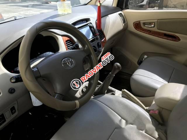 Bán Toyota Innova đời 2008, màu bạc, giá tốt-1