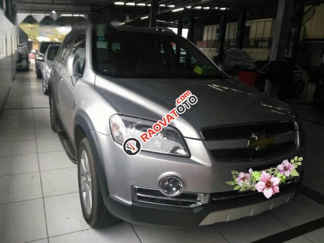 Bán xe Chevrolet Captiva đời 2011, màu bạc số tự động, 380tr-0