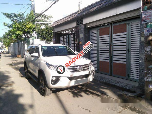 Cần bán Toyota Fortuner đời 2017, màu trắng-6