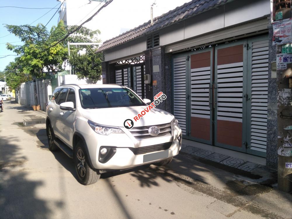 Cần bán xe Toyota Fortuner G đời 2017, màu trắng, nhập khẩu nguyên chiếc số sàn-0