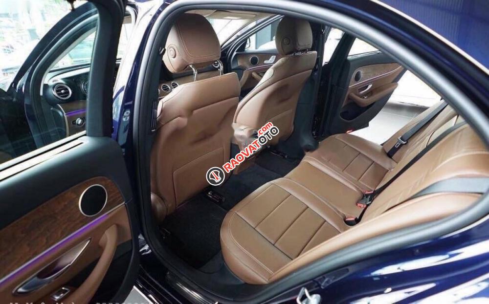 Cần bán xe Mercedes E200 đời 2017, màu xanh lam-4