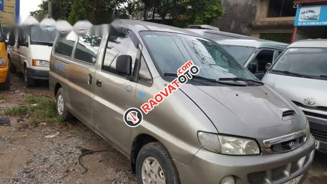 Cần bán Hyundai Starex năm 2001, màu ghi vàng -3