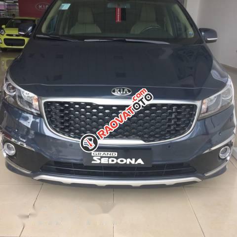 Cần bán Kia Sedona đời 2017, màu xanh-0