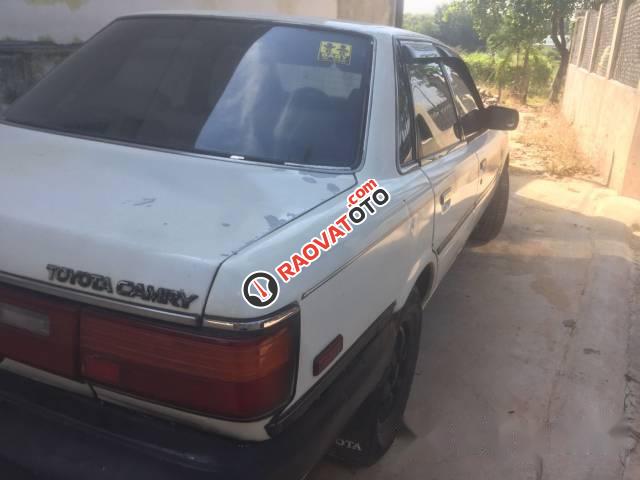 Bán Toyota Camry đời 1987, màu trắng, 75tr-0