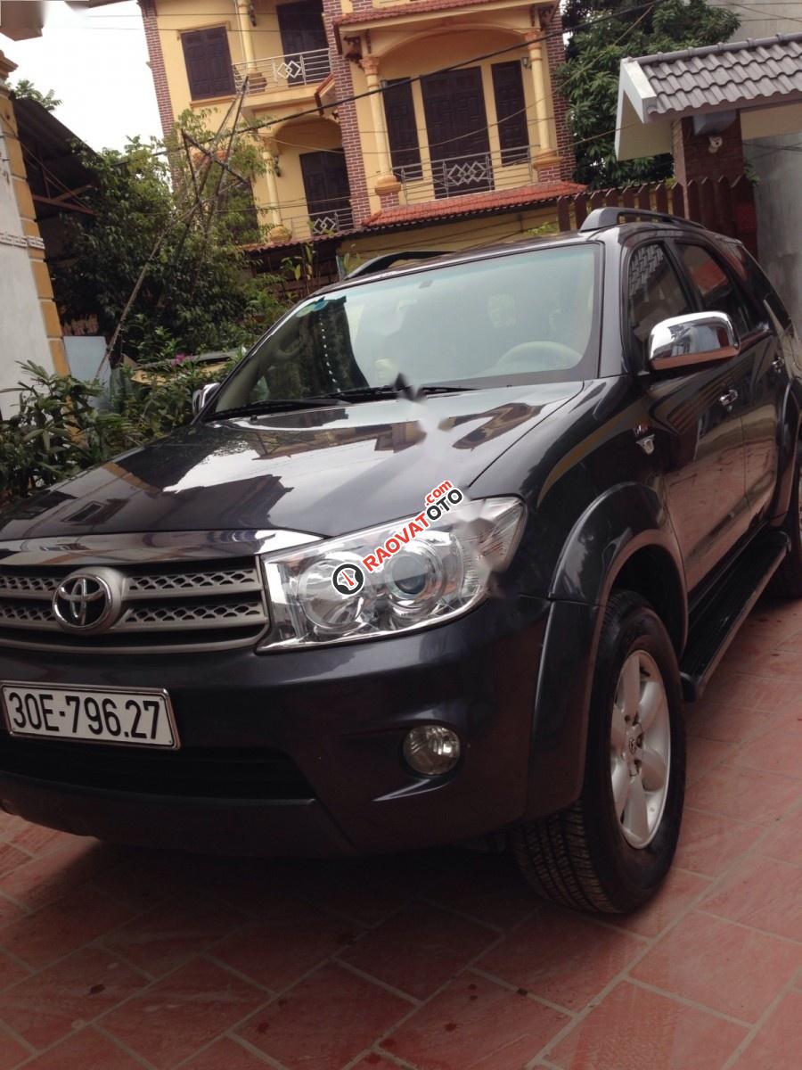 Cần bán gấp Toyota Fortuner 2009, màu nâu chính chủ, giá 575tr-0