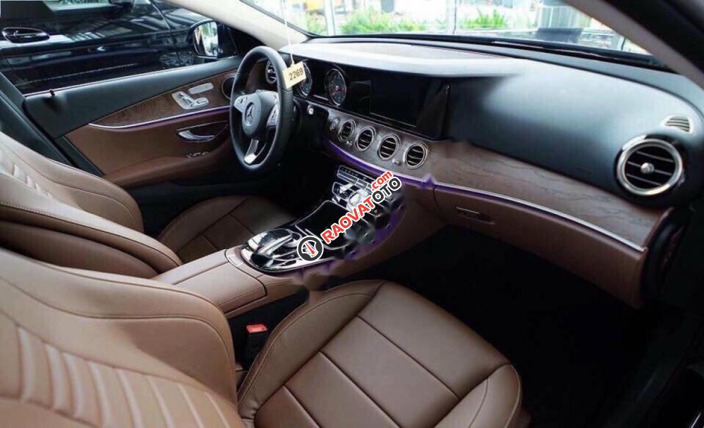 Cần bán xe Mercedes E200 đời 2017, màu xanh lam-2