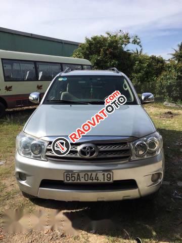 Bán Toyota Fortuner đời 2009, màu bạc, giá tốt-0