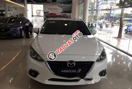 Bán xe Mazda 3 đời 2017, màu trắng, giá tốt-1