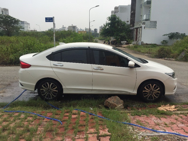 Honda City mẫu mới 07/2017, số tự động, màu trắng, mới chạy lướt  -4