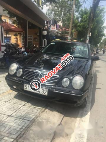 Bán xe Mercedes E240 đời 2001, màu đen chính chủ, giá 220tr-2