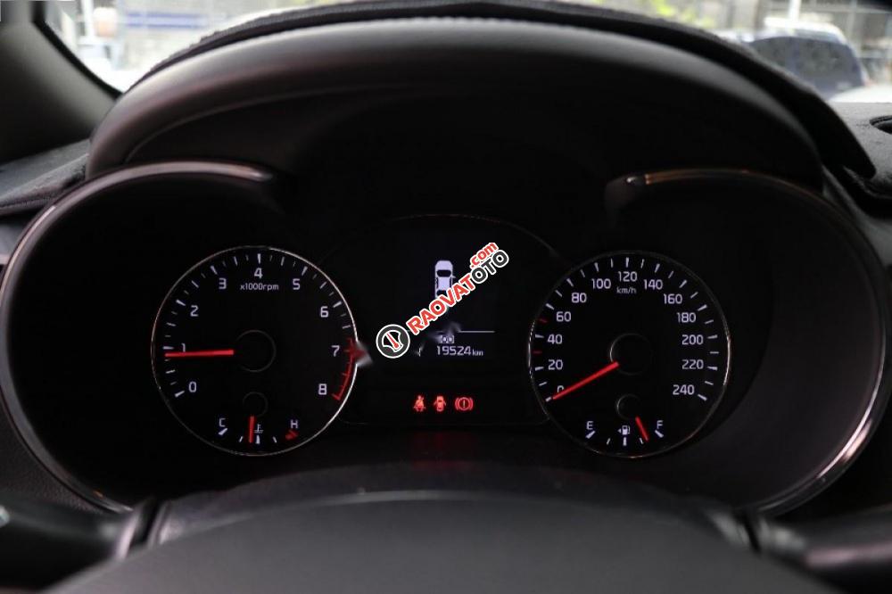 Cần bán xe Kia K3 1.6MT đời 2015, màu bạc-3