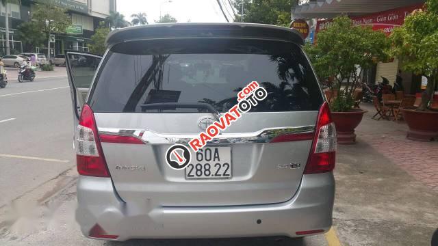 Bán Toyota Innova đời 2016, màu bạc-0