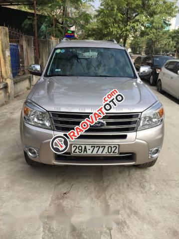 Cần bán gấp Ford Everest 2.5L 4x2AT đời 2013-2