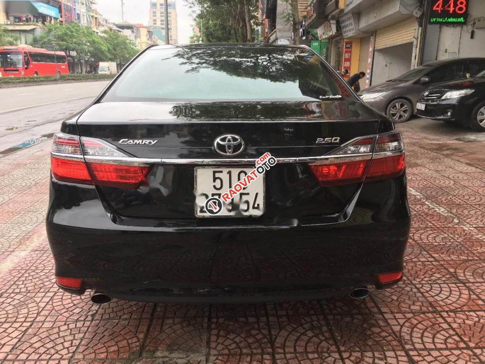 Cần bán xe Toyota Camry đời 2017, màu đen chính chủ-5