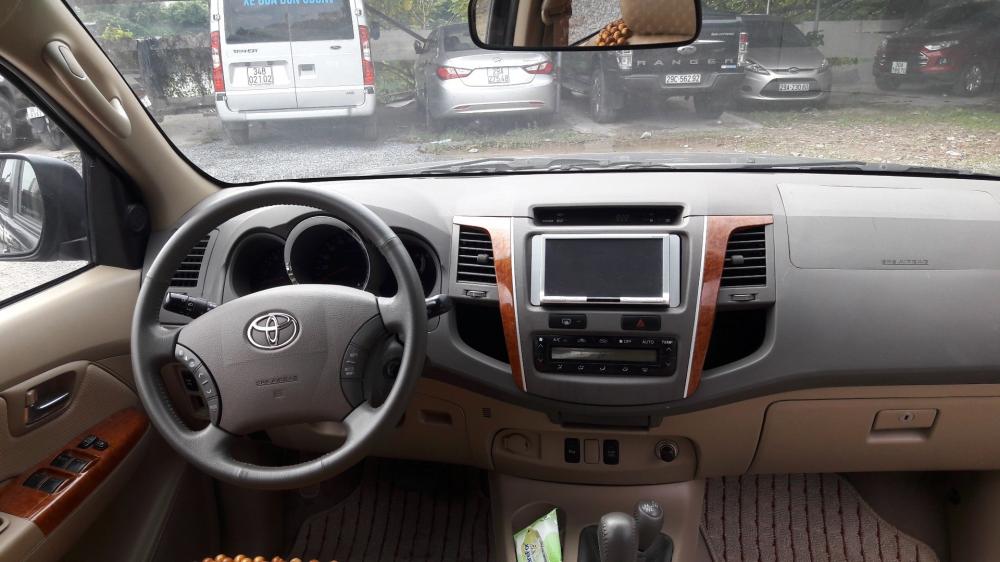 Chính chủ bán Toyota Fortuner đời 2010, màu đen, nhập khẩu -9