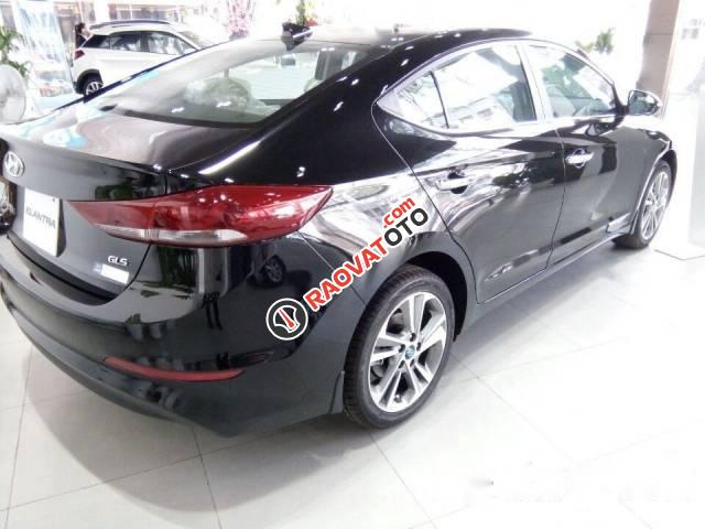 Cần bán Hyundai Elantra 2017, màu đen, giá tốt-1