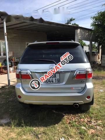 Bán Toyota Fortuner đời 2009, màu bạc, giá tốt-4