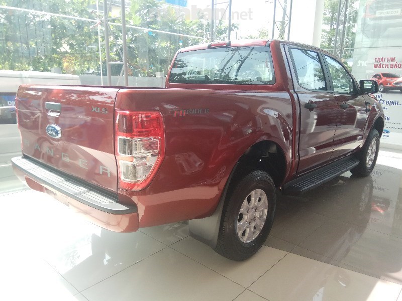 Bán xe Ford Ranger đời 2017, màu đỏ, nhập khẩu nguyên chiếc, 645 triệu-0