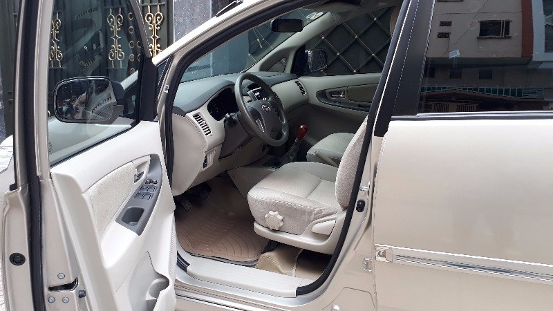 Cần bán xe Toyota Innova đời 2014, xe nhập-6