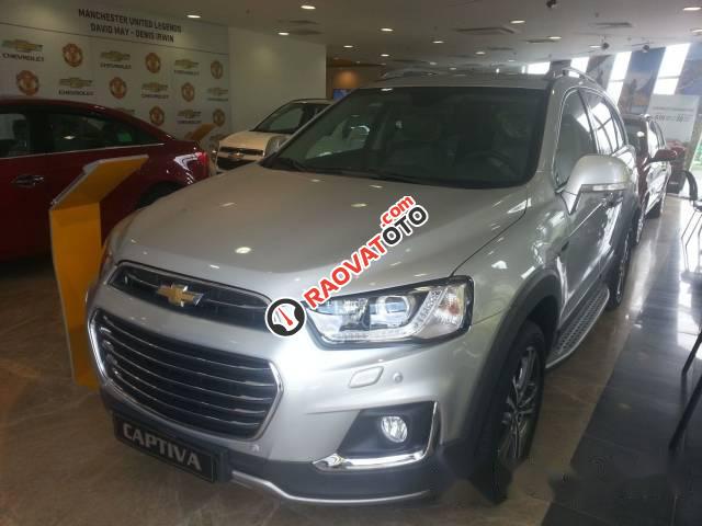 Cần bán xe Chevrolet Captiva 2017, màu bạc, giá chỉ 879 triệu-2