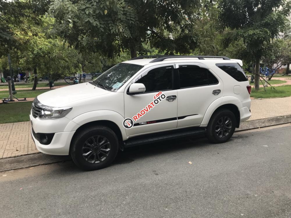 Cần bán Toyota Fortuner 2014, màu trắng, nhập khẩu nguyên chiếc chính chủ giá cạnh tranh-3