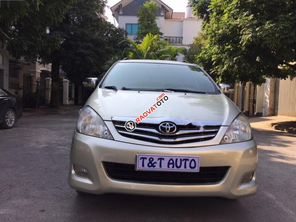 Cần bán gấp Toyota Innova 2008, màu vàng-9