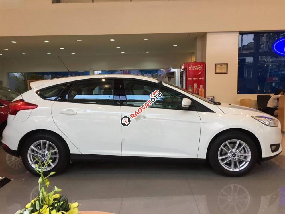 Cần bán xe Ford Focus Trend 1.5L đời 2017, màu trắng, 585 triệu-1