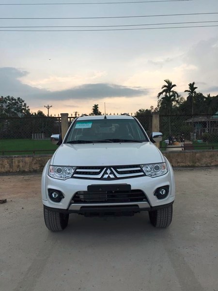 Bán ô tô Mitsubishi Pajero Sport đời 2017, màu trắng, nhập khẩu chính hãng, giá tốt-2