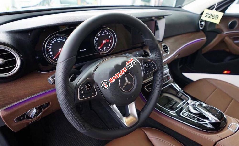 Cần bán xe Mercedes E200 đời 2017, màu xanh lam-3