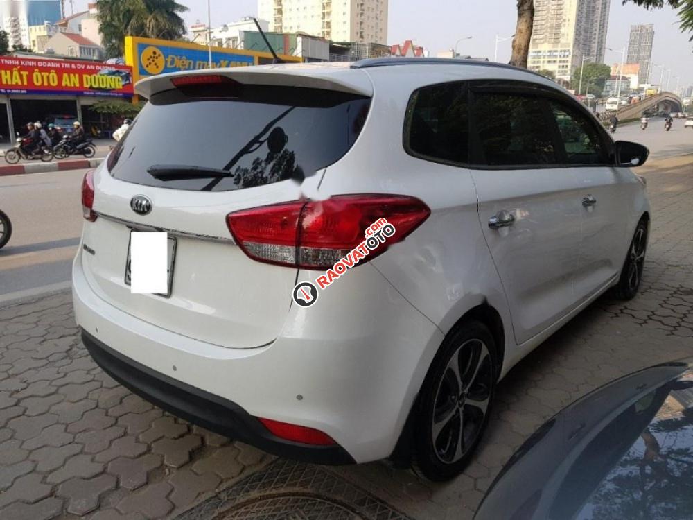 Bán Kia Rondo 2.0AT đời 2015, màu trắng, giá chỉ 590 triệu-0