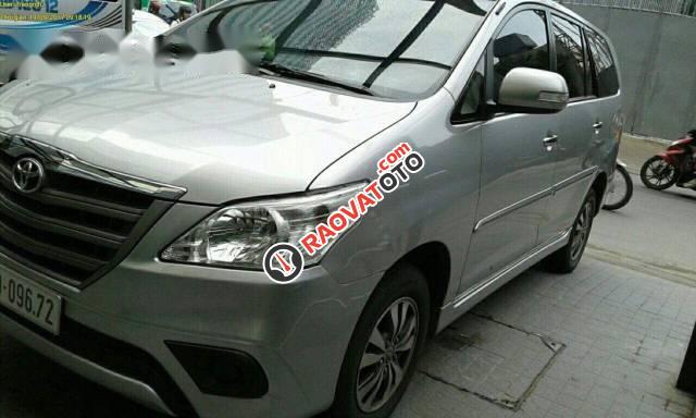 Bán Toyota Innova 2015, màu bạc, 600tr-0