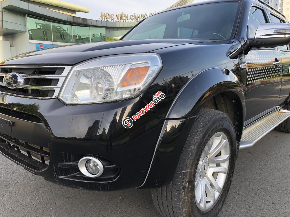 Cần bán Ford Everest đời 2015, màu đen số sàn-8