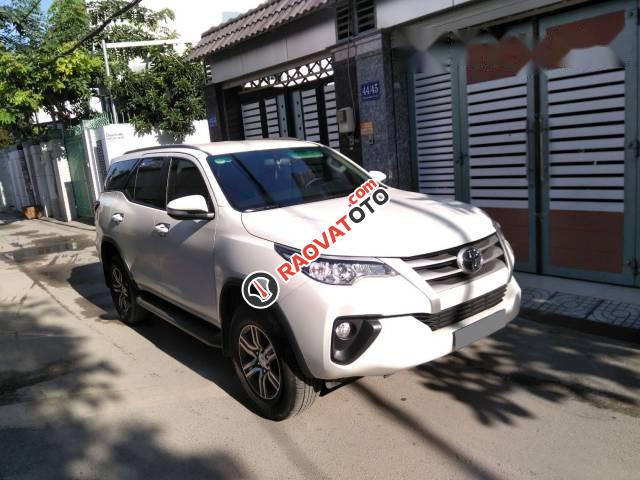 Cần bán lại xe Toyota Fortuner đời 2017, màu trắng-0