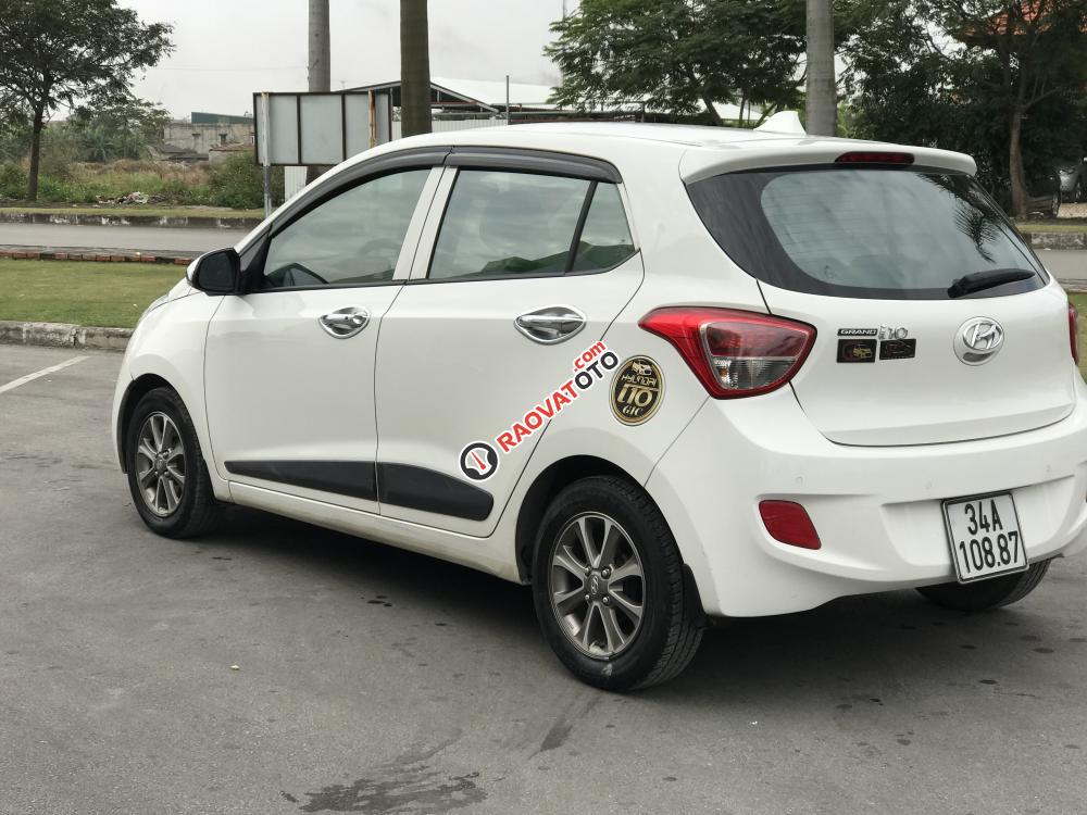 Bán Hyundai Grand i10 AT đời 2015, màu trắng, nhập khẩu nguyên chiếc xe gia đình-5