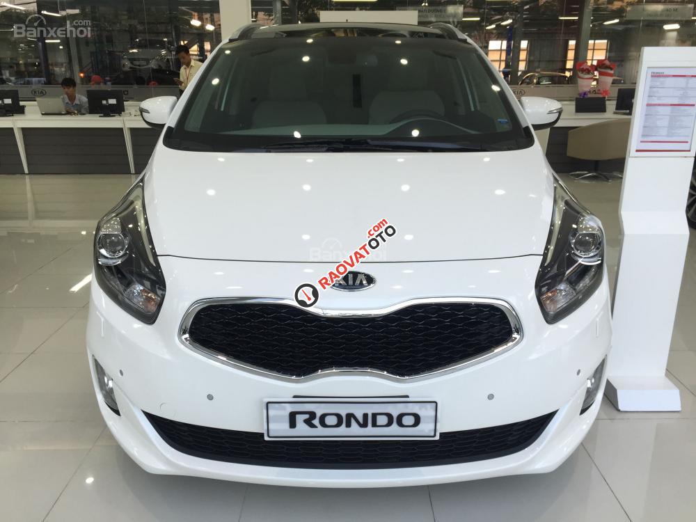 Bán xe Kia Rondo, số sàn, xe mới 2017, cam kết giá tốt nhất TP HCM hiện nay và nhiều quà tặng, gọi ngay 0906.969.445-1