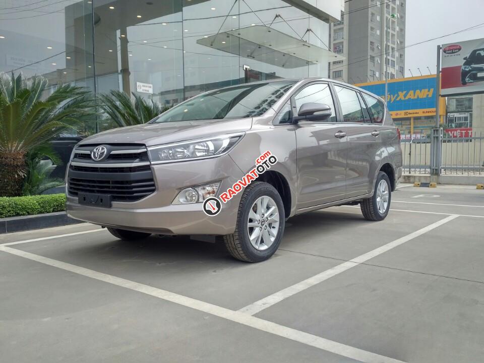 Toyota Innova E đời 2017, giảm giá cực sâu, tặng thêm gói phụ kiện, hỗ trợ mua xe trả góp-5