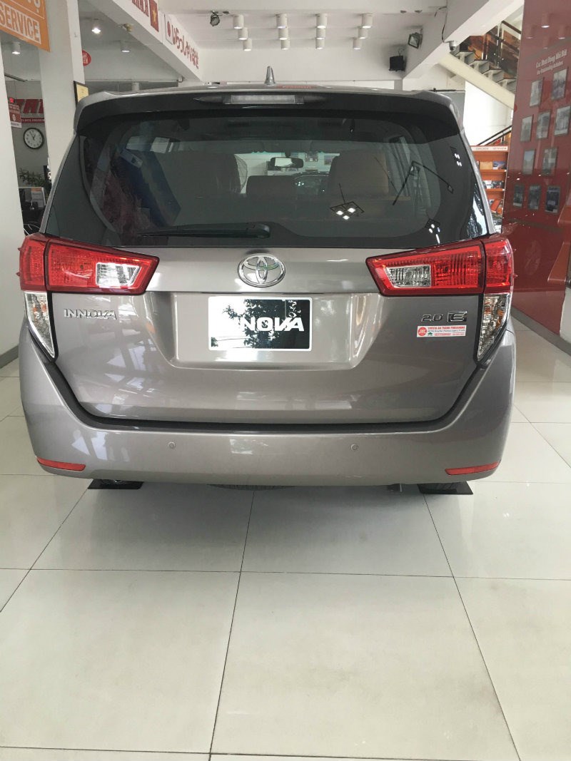 Bán Toyota Innova năm 2017, màu trắng, xe nhập-8