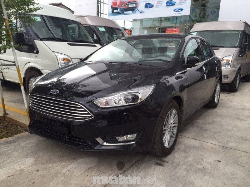 Bán xe Ford Focus năm 2017, màu đen, xe nhập -0