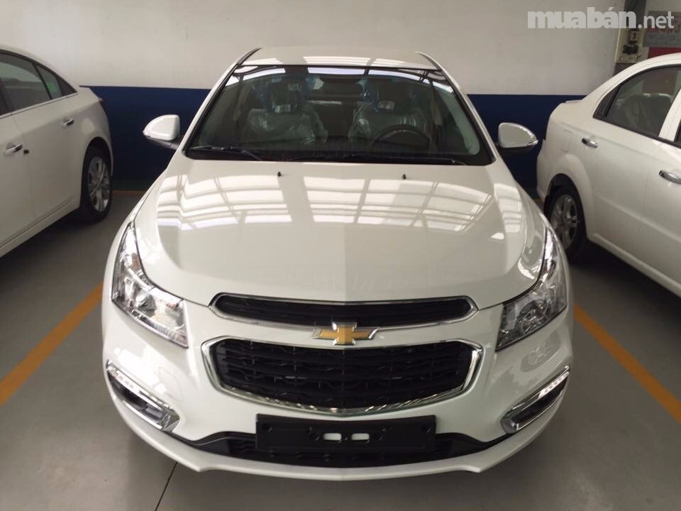 Cần bán xe Chevrolet Cruze đời 2017, màu trắng, xe nhập-0