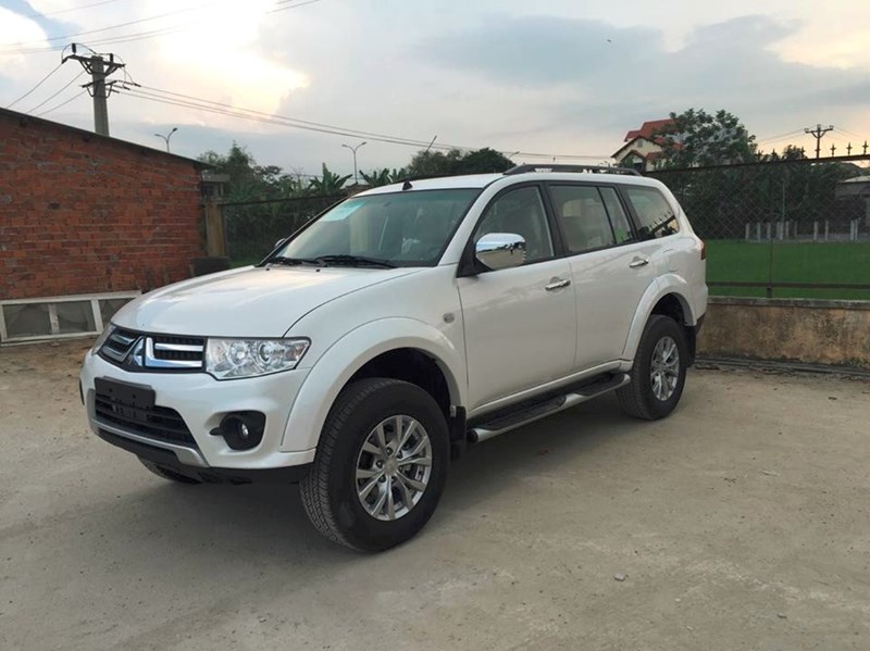 Bán ô tô Mitsubishi Pajero Sport đời 2017, màu trắng, nhập khẩu chính hãng, giá tốt-4