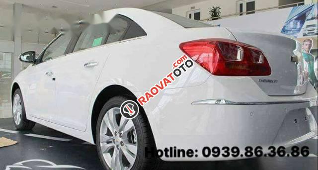 Cần bán xe Chevrolet Cruze LT sản xuất 2017, màu trắng-2