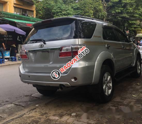 Bán Toyota Fortuner V 2.7 4x2 AT đời 2010, màu bạc  -2