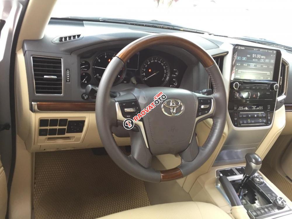 Cần bán gấp Toyota Land Cruiser V8 4.6 đời 2017, màu bạc, nhập khẩu số tự động-5