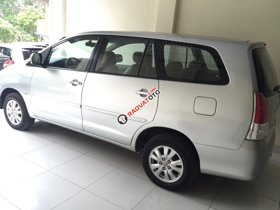 Cần bán Toyota Innova G đời 2010, màu bạc, 475tr-1