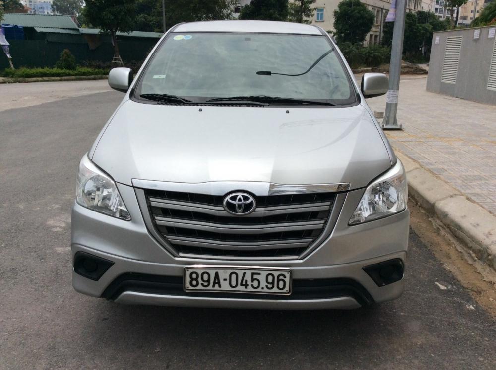 Bán Toyota Innova E 2014, màu bạc, nhập khẩu chính hãng-1